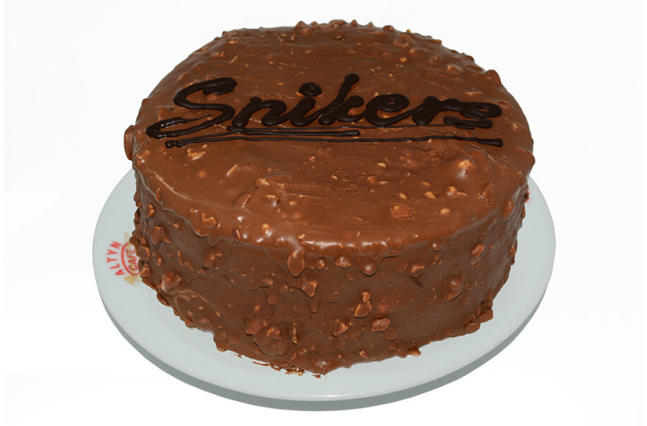Торт "Сникерс (Шоколадный чиз)"